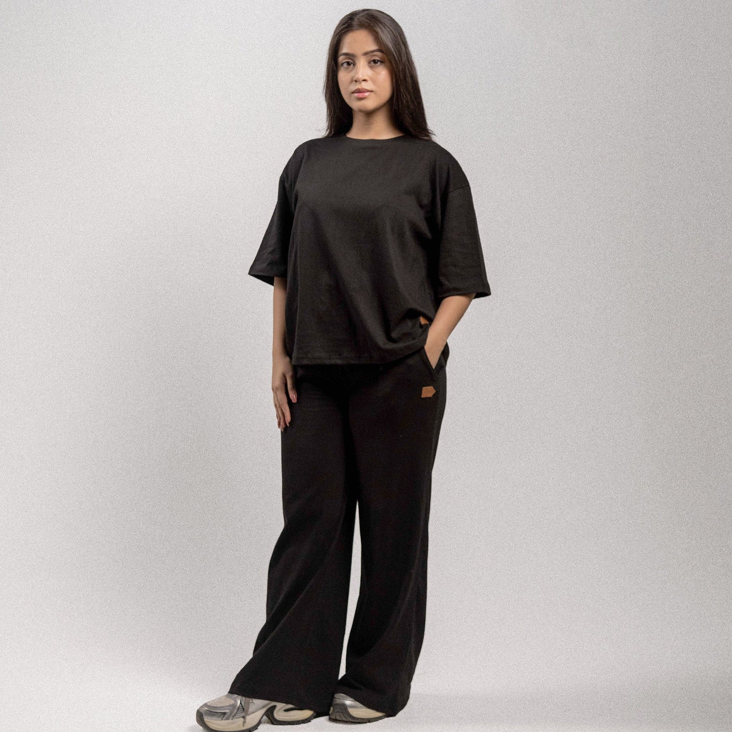 Pretty Solid Trouser — Black (Wide Legged Women)