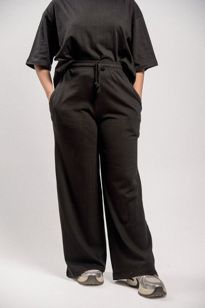 Pretty Solid Trouser — Black (Wide Legged Women)