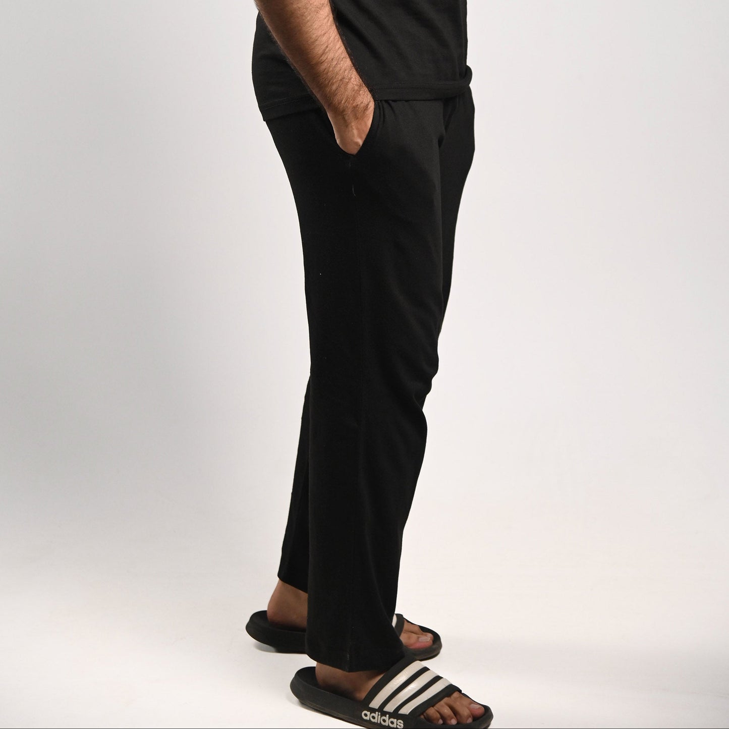 Pretty Solid Relaxing Trouser — Black (Men and Women)